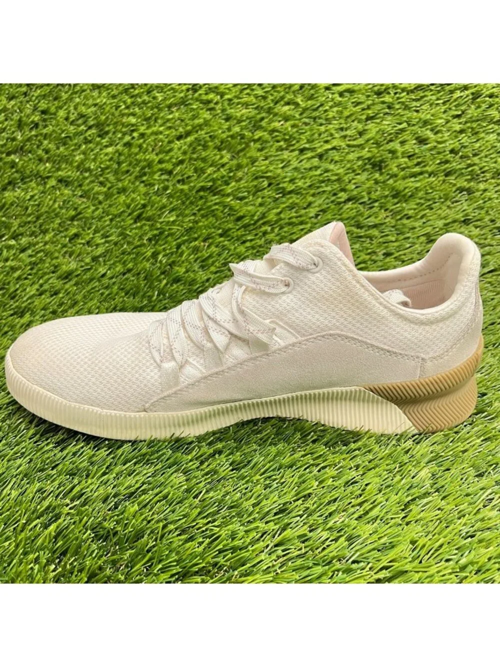 Sorel Out 'N About Plus Womens Size 8 Ivory Gray Athletic Running Shoes Sneakers